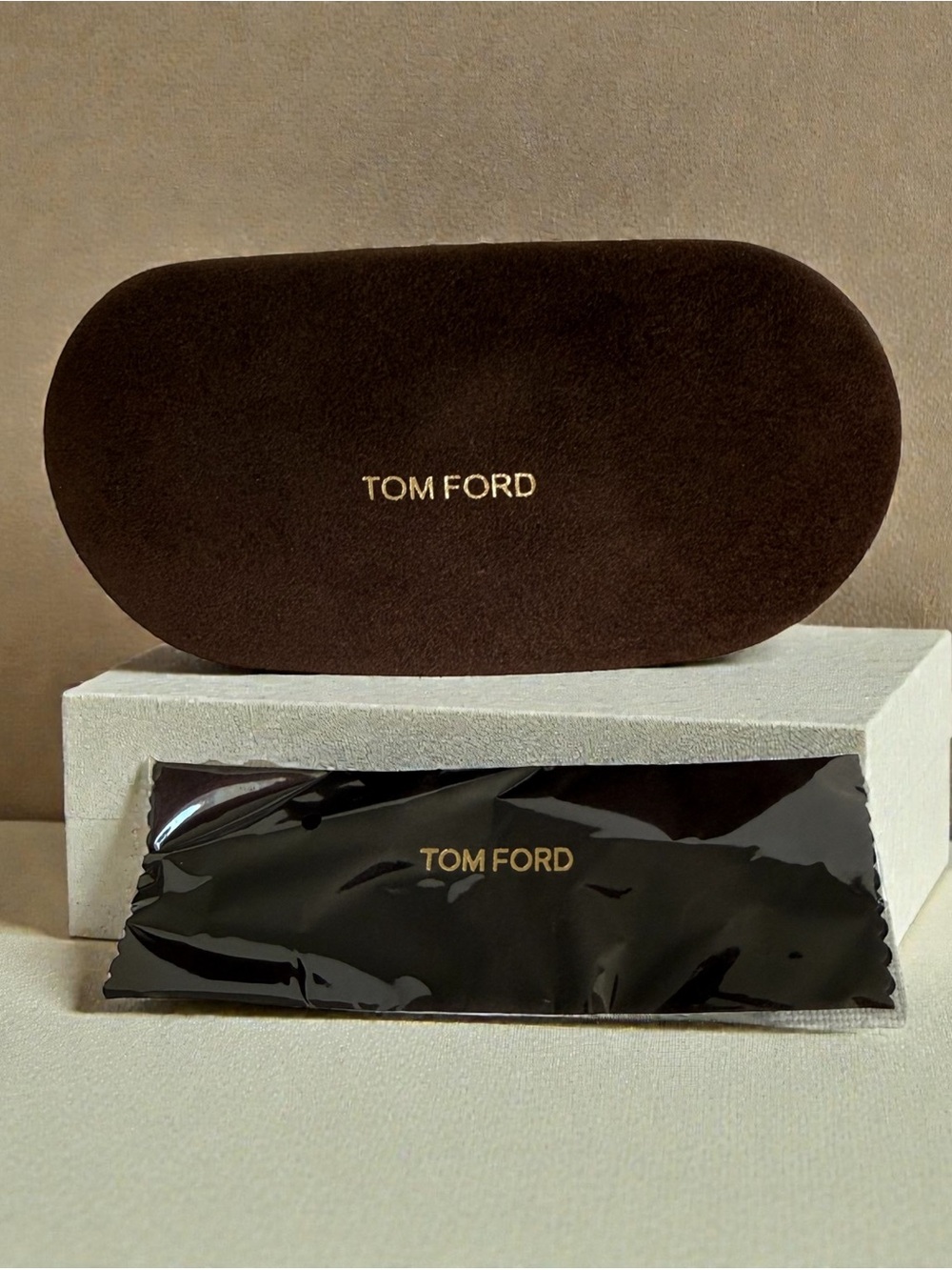New! TOM FORD Sunglass Case - Picture 8 of 8